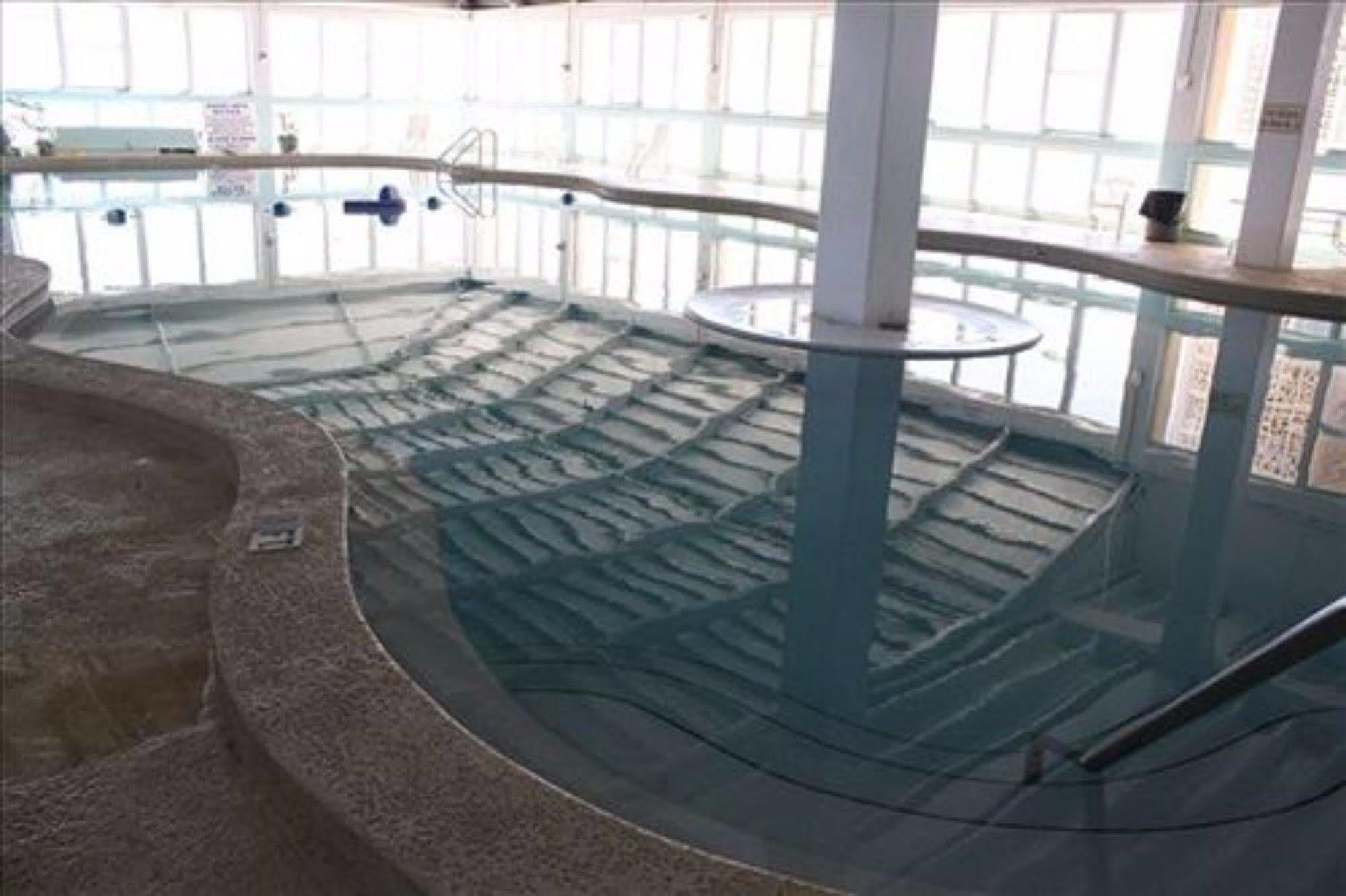 パナマシティービーチ Fontainebleau Terraceアパートホテル エクステリア 写真